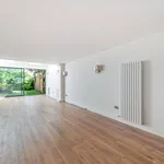 Rent 4 bedroom apartment in South East England