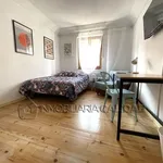 Rent 4 bedroom apartment of 93 m² in Centro