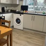 Rent 3 bedroom flat in Pontypridd