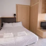 Rent 1 bedroom apartment of 45 m² in milan