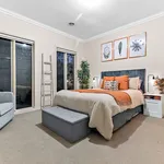 Rent 4 bedroom house in Glen Waverley