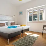 Rent 4 bedroom apartment of 130 m² in lisbon