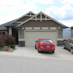 Maison de 1517 m² avec 3 chambre(s) en location à Kelowna