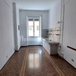 Affitto 4 camera appartamento di 135 m² in Genoa