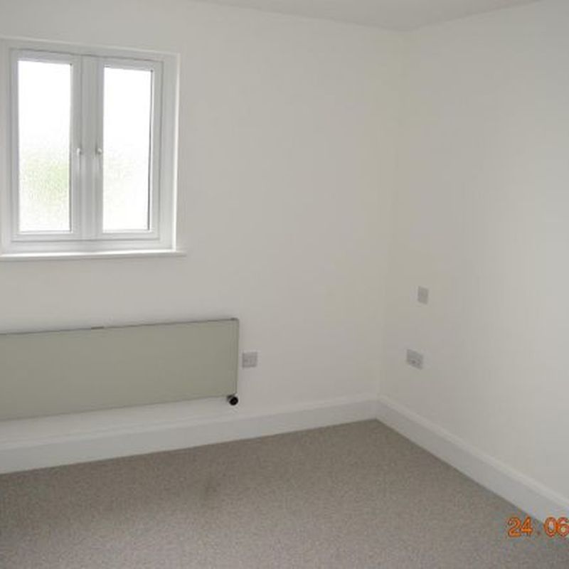 Flat to rent in Victoria Street, Burnham-On-Sea TA8