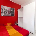 Rent a room in milan