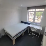 Rent 4 bedroom apartment in West Midlands