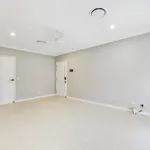 Rent 3 bedroom house in Helensvale