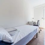 Rent a room of 80 m² in valencia