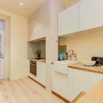 Rent 4 bedroom apartment of 75 m² in Lisbon