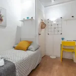 Rent 7 bedroom apartment in Barcelona