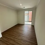 Rent 4 bedroom house of 3750 m² in  Baldivis WA 6171                        