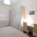 Rent 2 bedroom apartment of 60 m² in milan