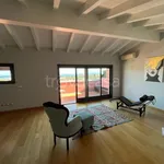 Affitto 4 camera appartamento di 178 m² in Desenzano del Garda