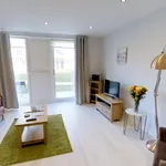 Rent 2 bedroom apartment of 915 m² in Cambridge