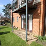 Flat to rent in Woking, Surrey GU22