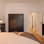 Rent 5 bedroom apartment of 95 m² in Lisboa