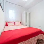 Rent a room of 80 m² in valencia