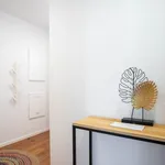 Rent 2 bedroom apartment of 60 m² in Porto