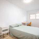 Rent a room of 95 m² in valencia