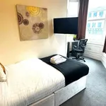 Rent 6 bedroom house in North East England