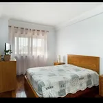 Rent 4 bedroom apartment of 148 m² in Vila Nova de Gaia