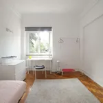 Rent a room of 160 m² in lisbon