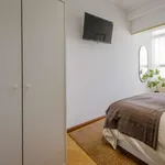 Rent a room of 180 m² in madrid