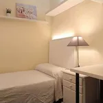 Rent a room of 90 m² in valencia