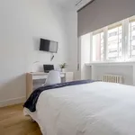 Rent a room of 200 m² in madrid