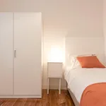 Rent 5 bedroom apartment in Lisbon