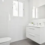 Rent 4 bedroom apartment of 68 m² in Barcelona