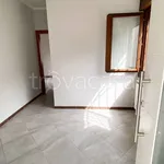 Rent 4 bedroom apartment of 85 m² in Adria