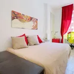 Rent a room of 150 m² in milan