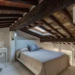 Rent 1 bedroom apartment of 45 m² in Florence