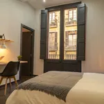 Rent 4 bedroom apartment in Barcelona