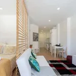 Rent 1 bedroom apartment of 50 m² in Porto