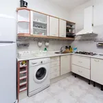 Rent a room of 120 m² in madrid