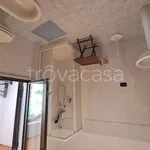 Affitto 5 camera casa di 130 m² in Santo Stefano Belbo