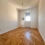 Rent 5 bedroom apartment of 150 m² in Milano