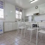 Rent a room of 175 m² in valencia