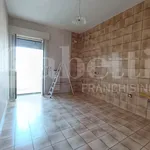 Affitto 4 camera appartamento di 135 m² in Siracusa