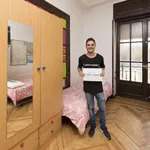 Rent a room of 160 m² in madrid