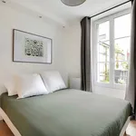 Rent 2 bedroom apartment of 440 m² in Paris