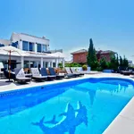 Rent 6 bedroom house of 1000 m² in Marbella