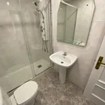 Rent 4 bedroom apartment in Madrid