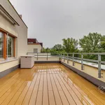 Pronajměte si 3 ložnic/e byt o rozloze 165 m² v Praha