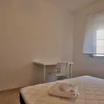 Rent 3 bedroom apartment in Valencia