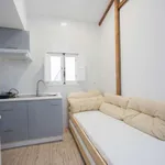 Rent a room of 90 m² in valencia