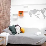 Rent a room of 460 m² in Barcelona